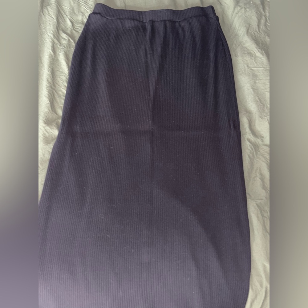 Black old navy skirt size medium goes down to the ankles